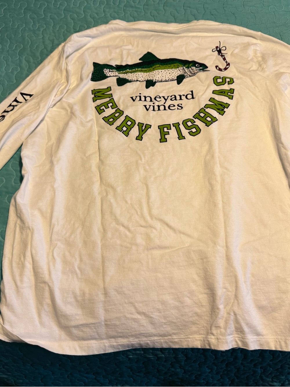Vineyard Vines White Long-Sleeve Shirt with Green Fish Graphic